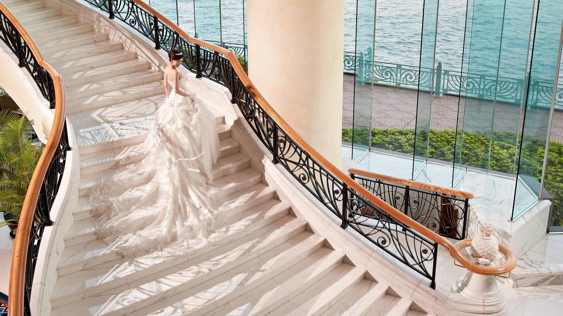 Hotel Harbour Grand Kowloon Hong Kong