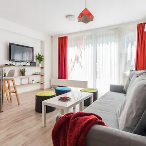 modern-four-bedroom-apartment-in-palace-district.inbudapesthotels.com/
