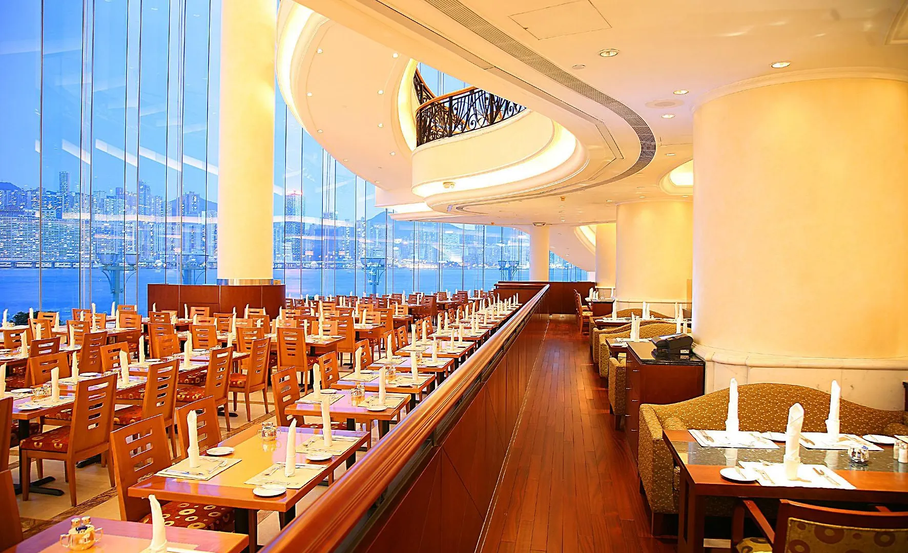 Hotel Harbour Grand Kowloon Hong Kong