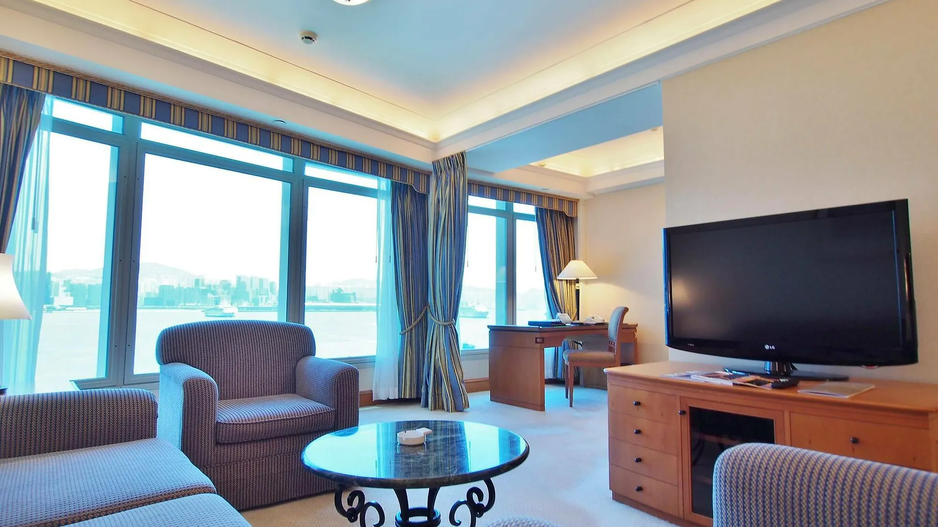 Hotel Harbour Grand Kowloon Hong Kong